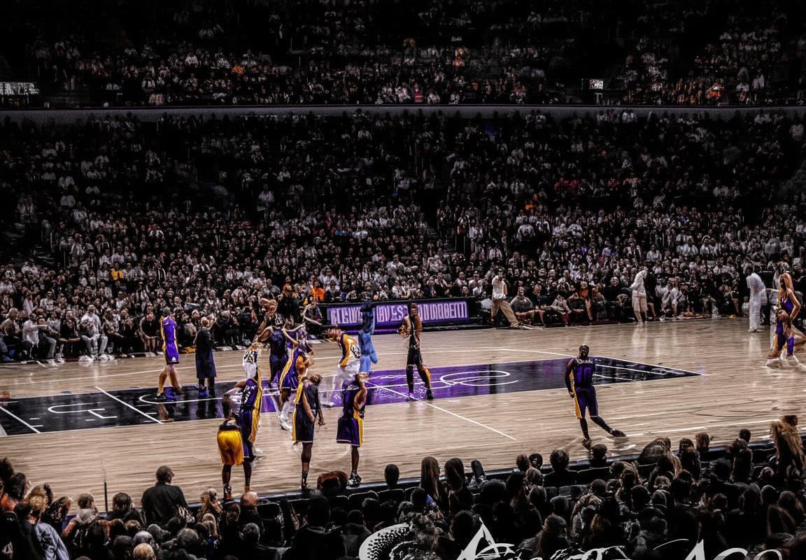 2015年NBA洛杉矶湖人VS布鲁克林篮网：经典对决与文化碰撞(图1)